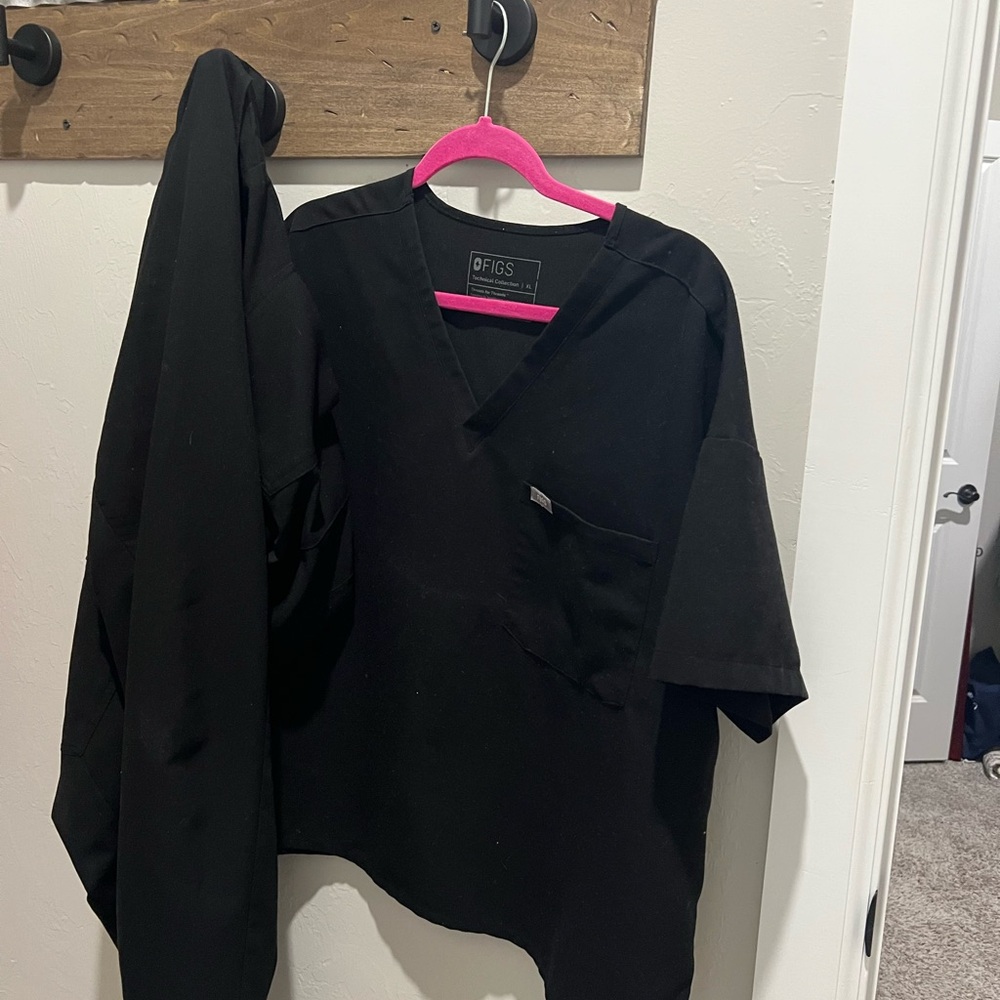 Figs Black relaxed Scrub Top and Zamora pant XL   Set have 2 sets available